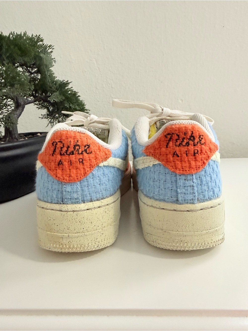 Nike Air Force 1 low LV8 hemp Women size 7 or 6Y
Low-Top Sneakers - Picture 5 of 8